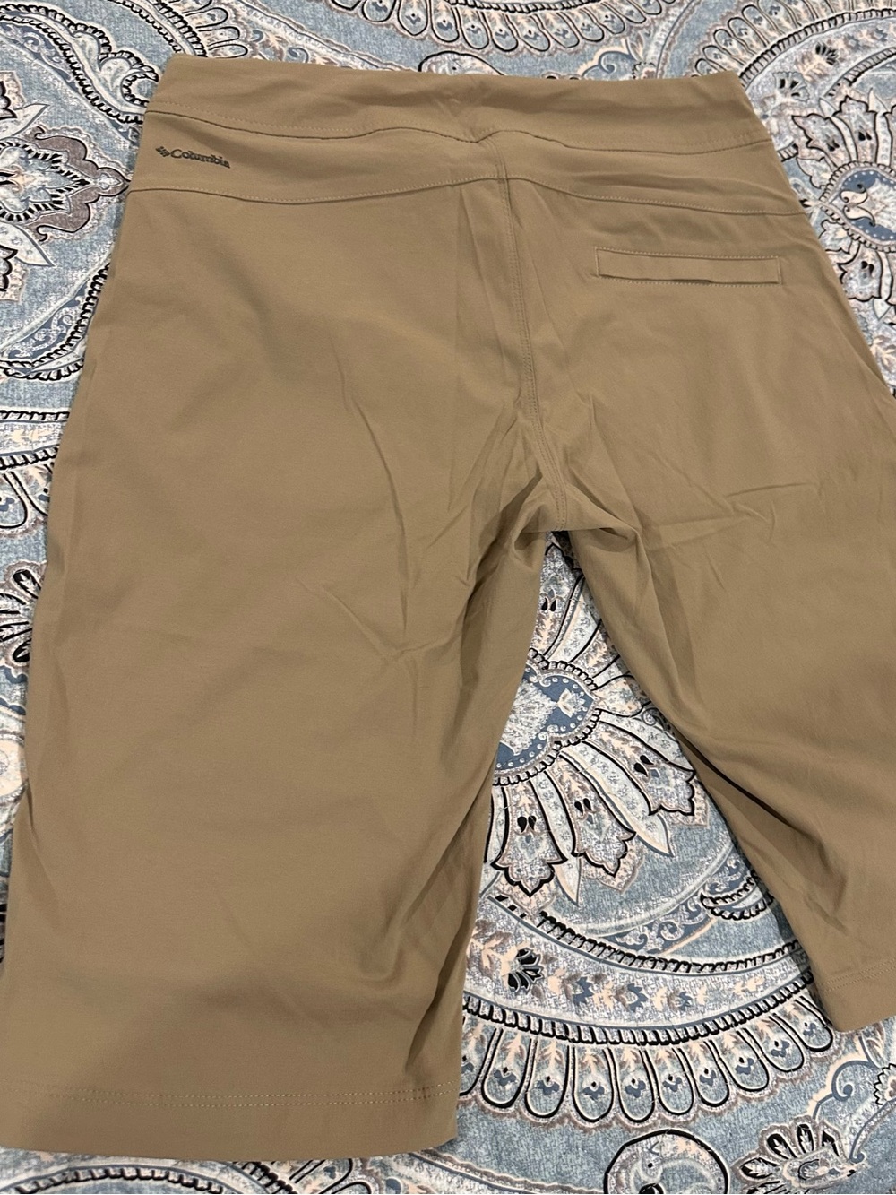 Columbia brand Khaki Drawstring Active Shorts - Picture 5 of 6